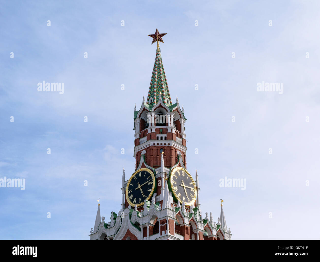 Moskau, Russland - 7. Juli 2016: Glockenspiel und Courant (große Uhr) auf den Spasski Turm des Kreml Stockfoto