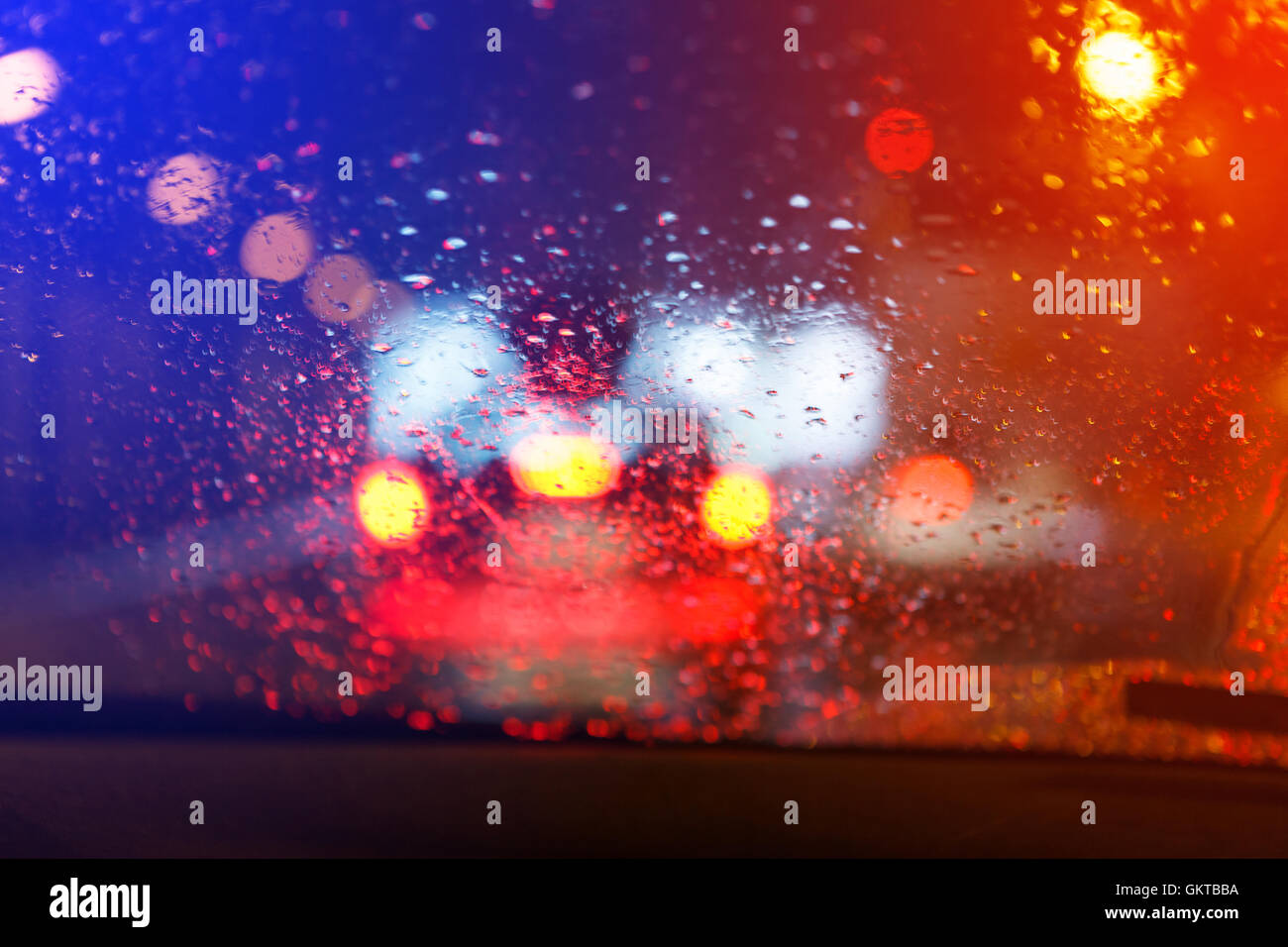 Ego-Perspektive, die Auto fahren, Polizei jagen Stockfoto