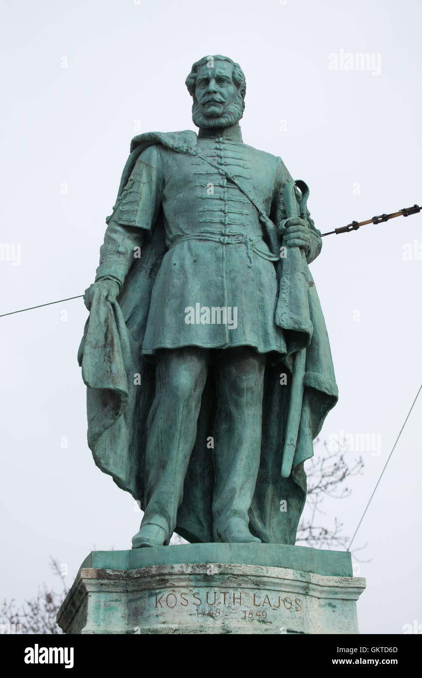 Ungarischen Nationalhelden Lajos Kossuth. Statue des ungarischen Bildhauers Zsigmond Kisfaludi Strobl auf dem Millennium-Denkmal in der Heldenplatz in Budapest, Ungarn. Stockfoto