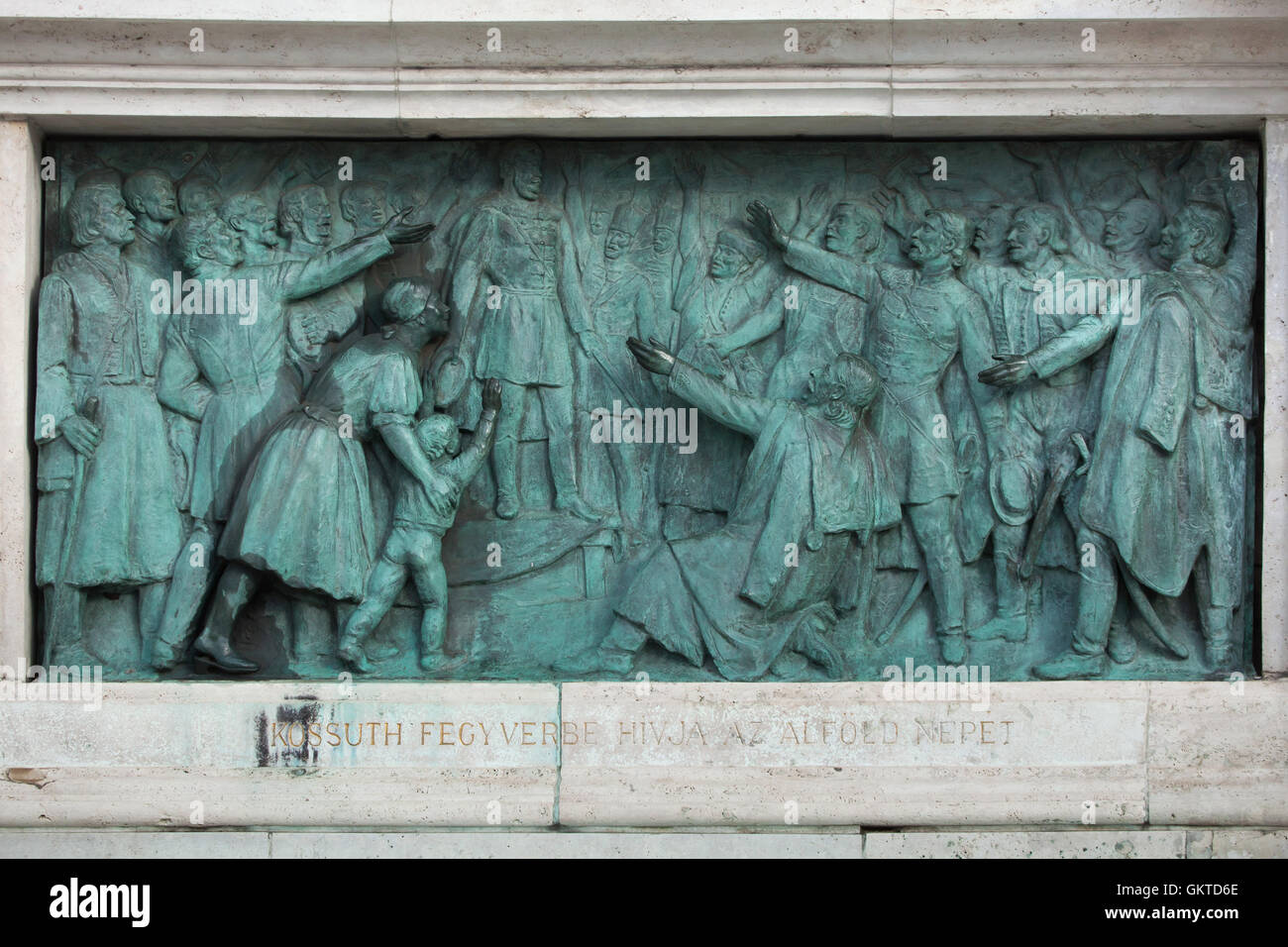Lajos Kossuth ruft die Menschen der großen Tiefebene zu den Waffen gegen die Habsburger auf dem Marktplatz in Cegled im Jahre 1848. Bronzerelief von ungarischen Bildhauer Zsigmond Kisfaludi Strobl auf dem Millennium-Denkmal in der Heldenplatz in Budapest, Ungarn. Stockfoto