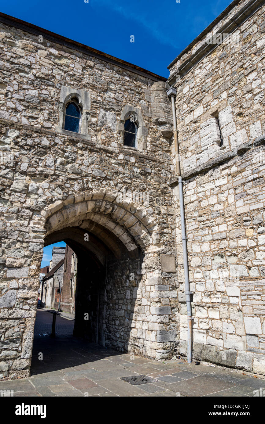 Gottes Haus Tor auf der Süd-Ost-Ecke der Wände, mittelalterliche Stadtmauern, Southampton, Hampshire, England, UK Stockfoto