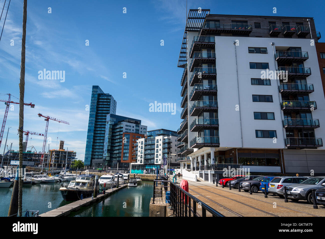 Ocean Village, Marina und ein Wohn-, Geschäfts- und Urlaubsreisende Entwicklung, Southampton, Hampshire, England, UK Stockfoto