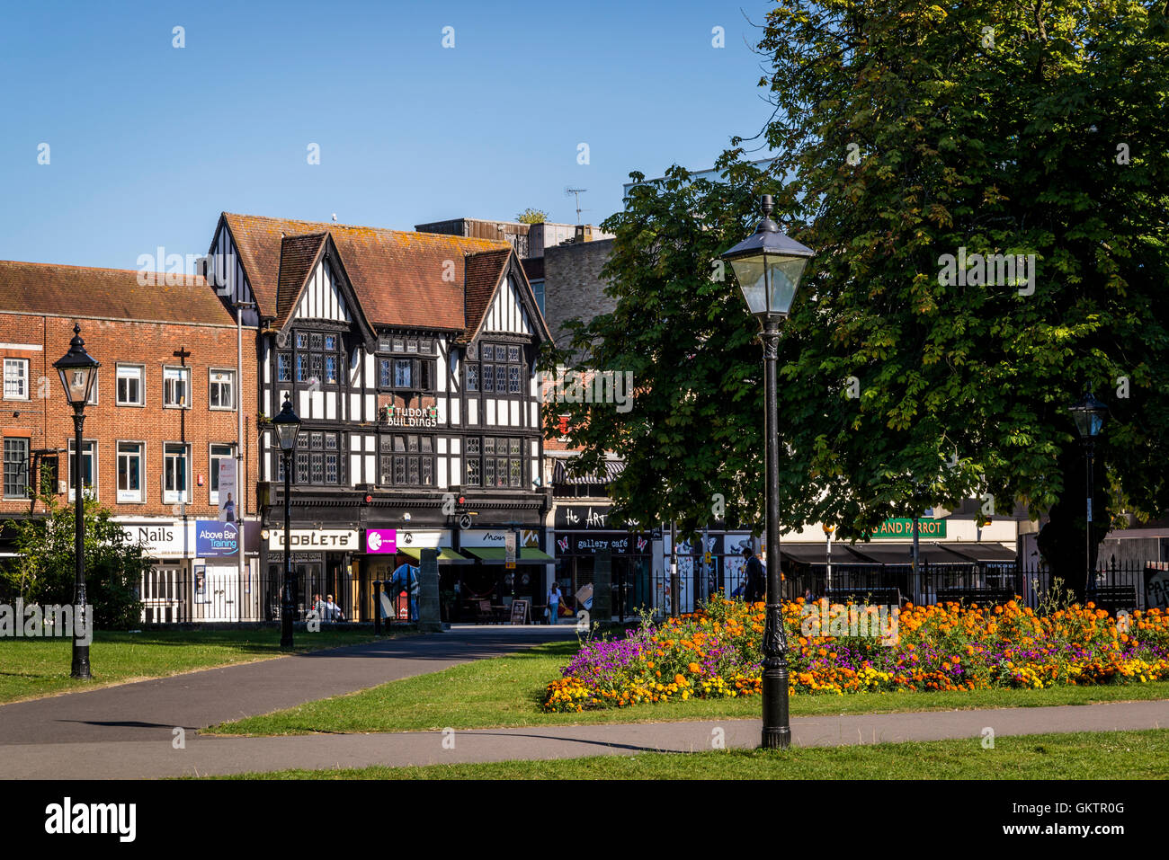 Andrews East Park und Tudor-Gebäude am Cumberland Place, Southampton, Hampshire, England, UK Stockfoto