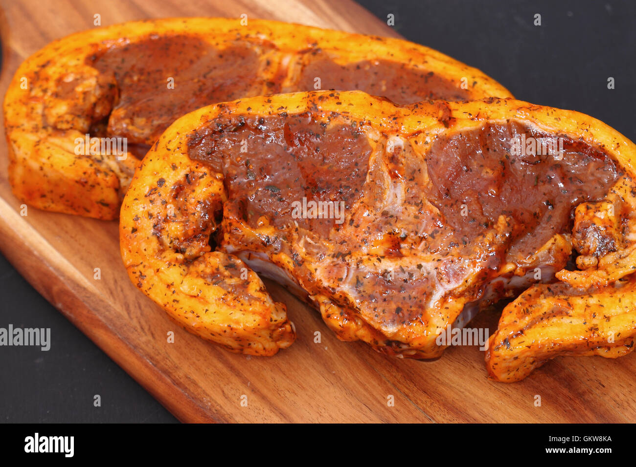 Lammkoteletts auf Schiefer Basis Stockfoto