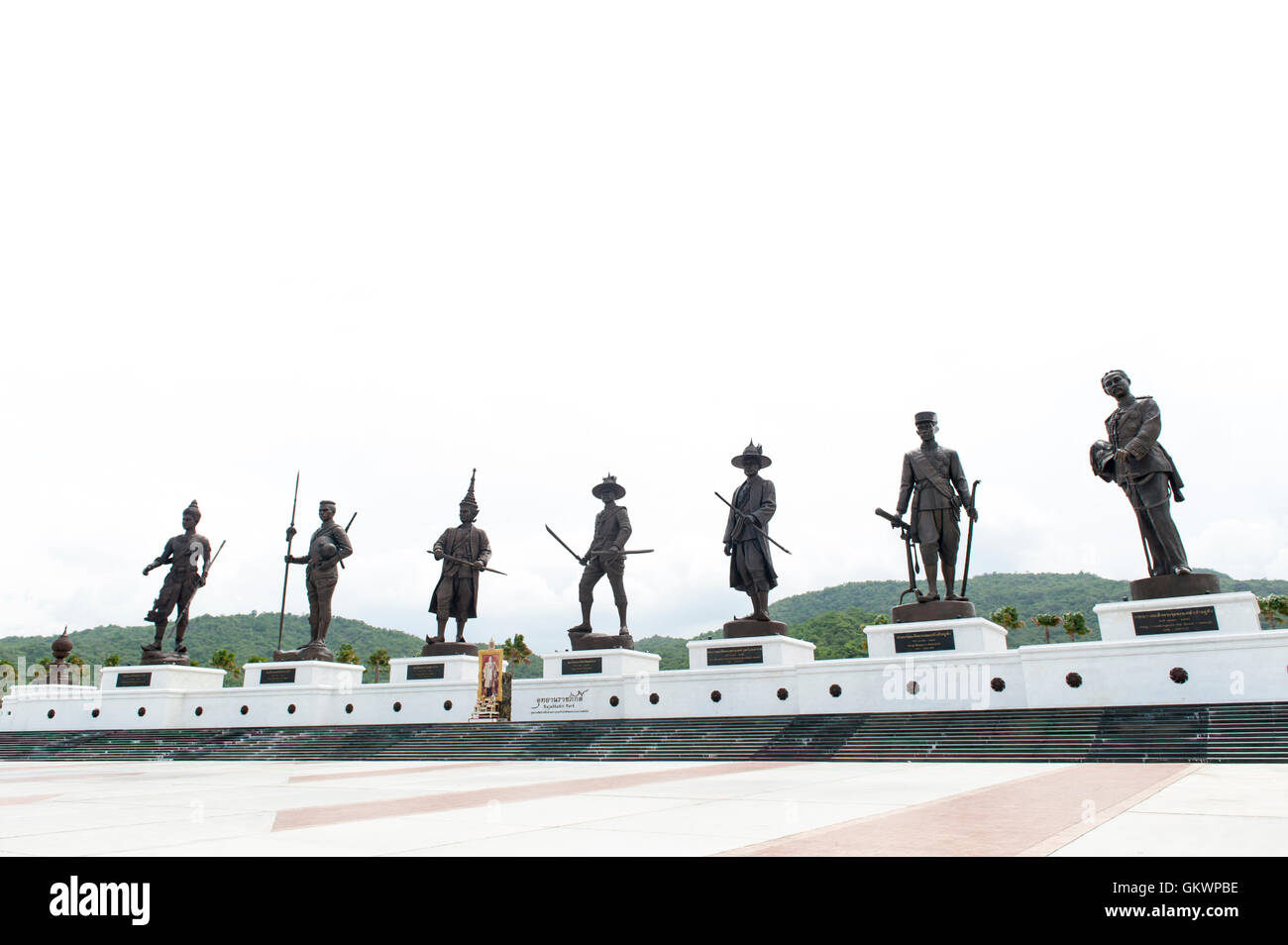 Hua Hin, Thailand - 2. Juli 2016: Statuen der sieben Könige von Thailand befindet sich im Rajabhakti (Ratchapak) Park zum Gedenken an die Stockfoto