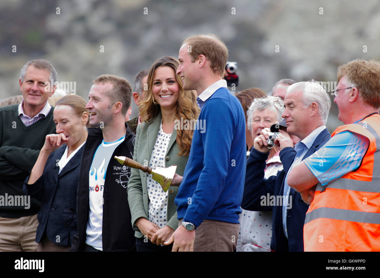 Herzog und Herzogin von Cambridge zu Beginn von Anglesey Ultra Marathon, Stockfoto
