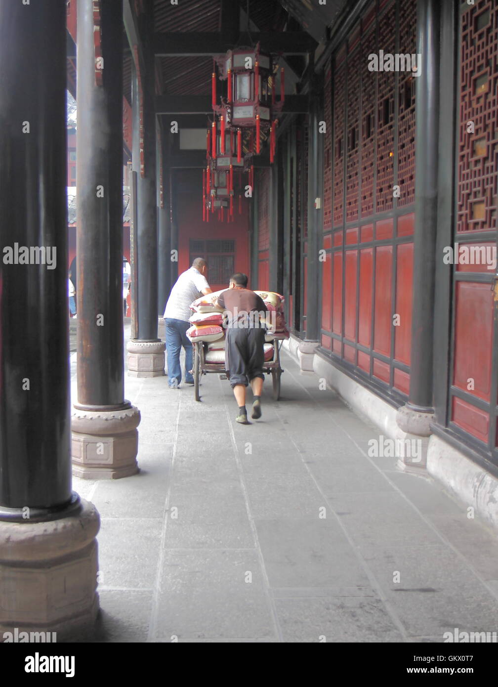 Menschen liefern Wenshu Kloster in Chengdu China Reis. Stockfoto