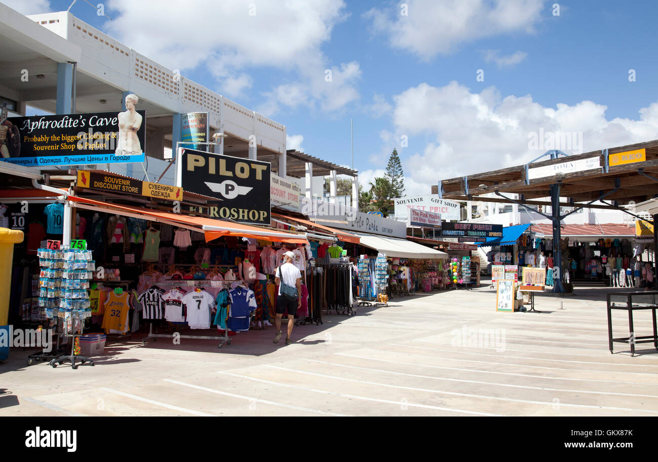 Touristische Shopping-Bereich auf der Promenade in Paphos - Zypern Stockfoto