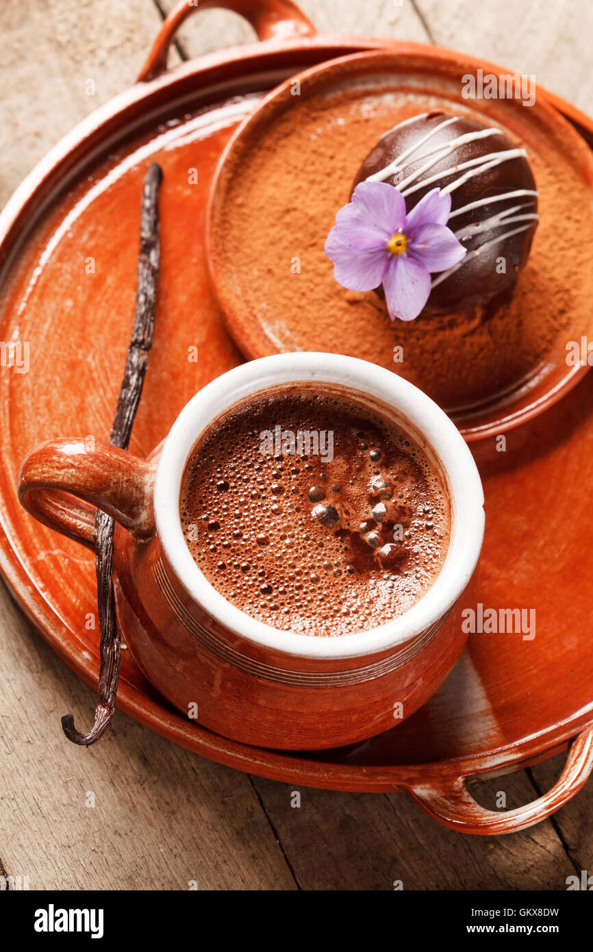 heiße Schokolade mit Schokolade Kugel Stockfoto