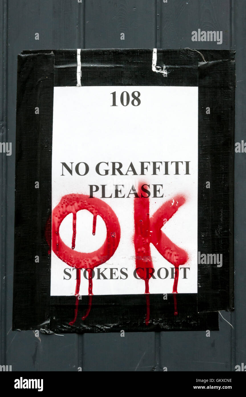 Ironische bitte kein Graffiti Graffiti im Bereich Stokes Croft von Bristol. Stockfoto