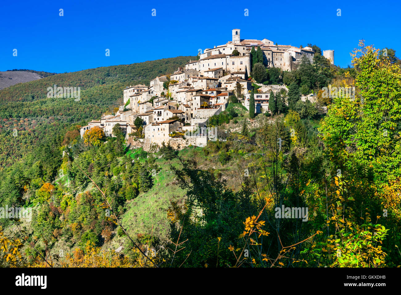 Malerisches kleines Dorf. Traditionelle borgo mittelalterlichen Labro in der Provinz Rieti, Italien Stockfoto