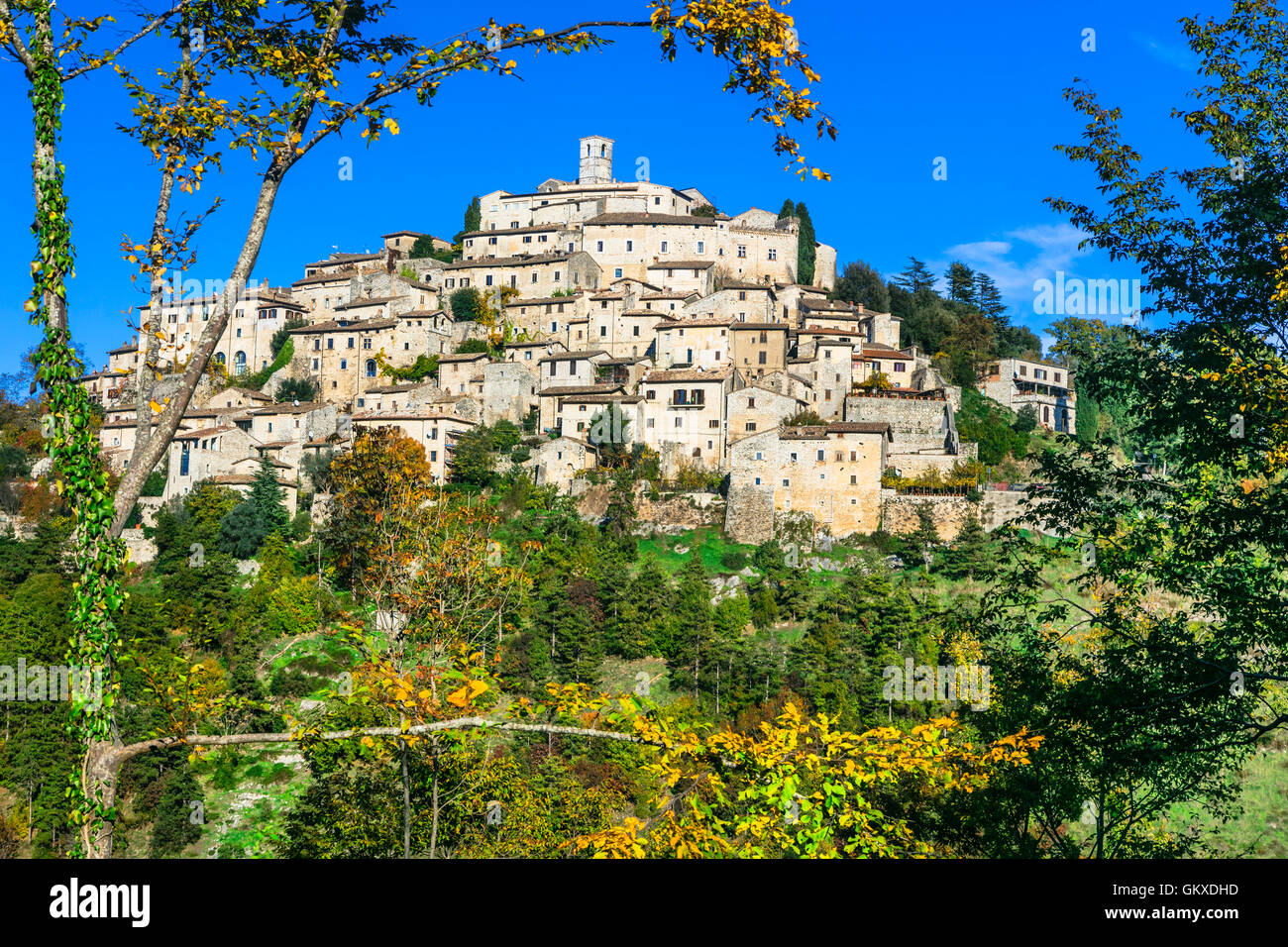 Malerisches kleines Dorf. Traditionelle borgo mittelalterlichen Labro in der Provinz Rieti, Italien Stockfoto