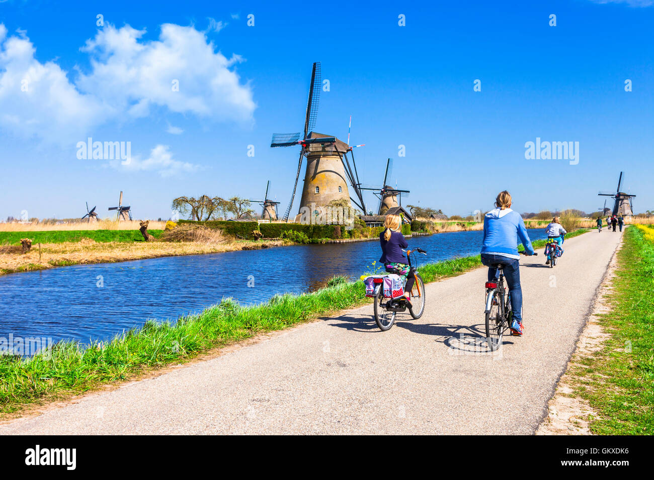 Aktivitäten in Holland Landschaft. Windmühlen von Kinderdjik Stockfoto