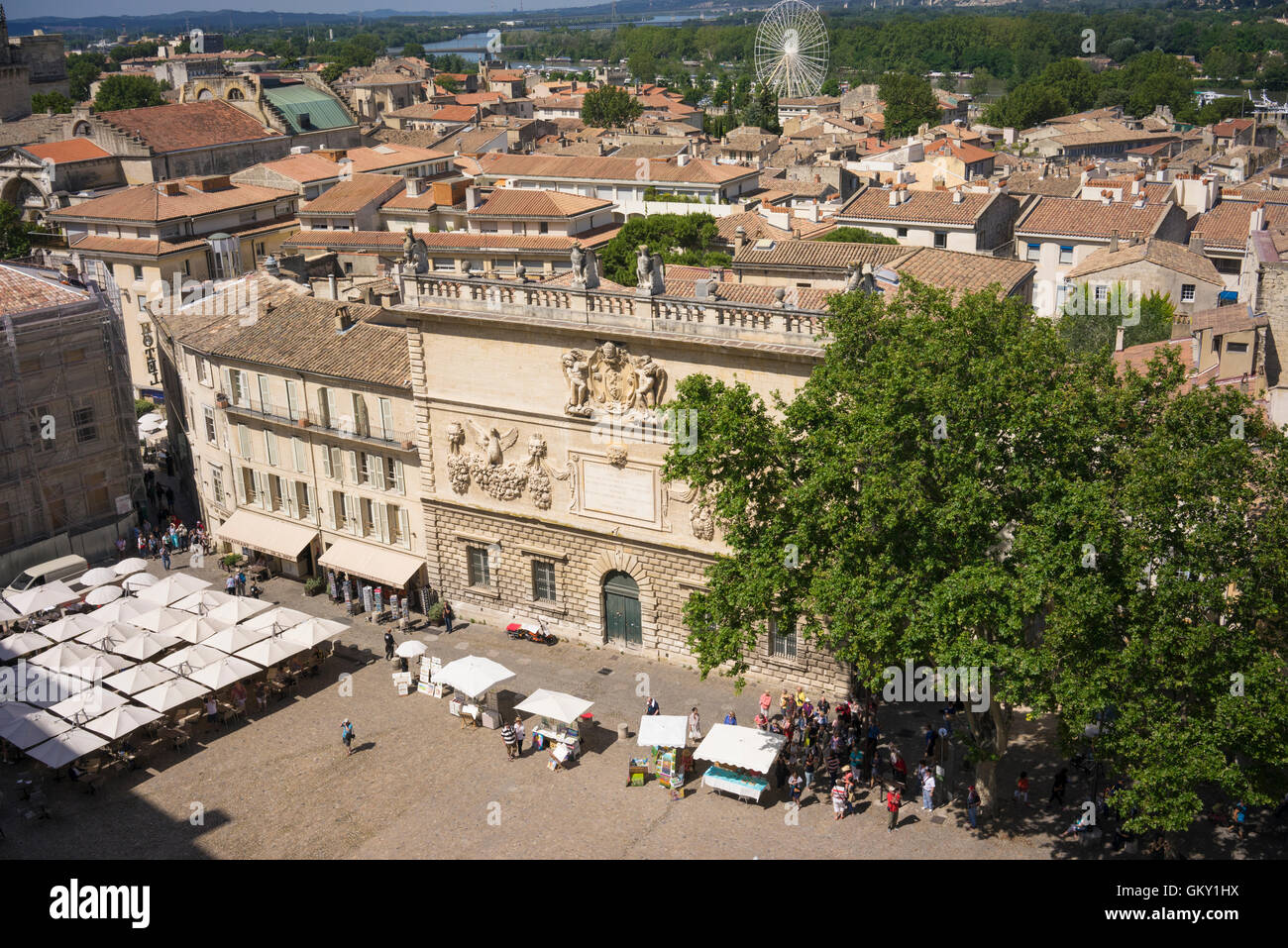 Der Palais des Papes oder päpstlichen Schlossplatz in Avignon, Frankreich Stockfoto