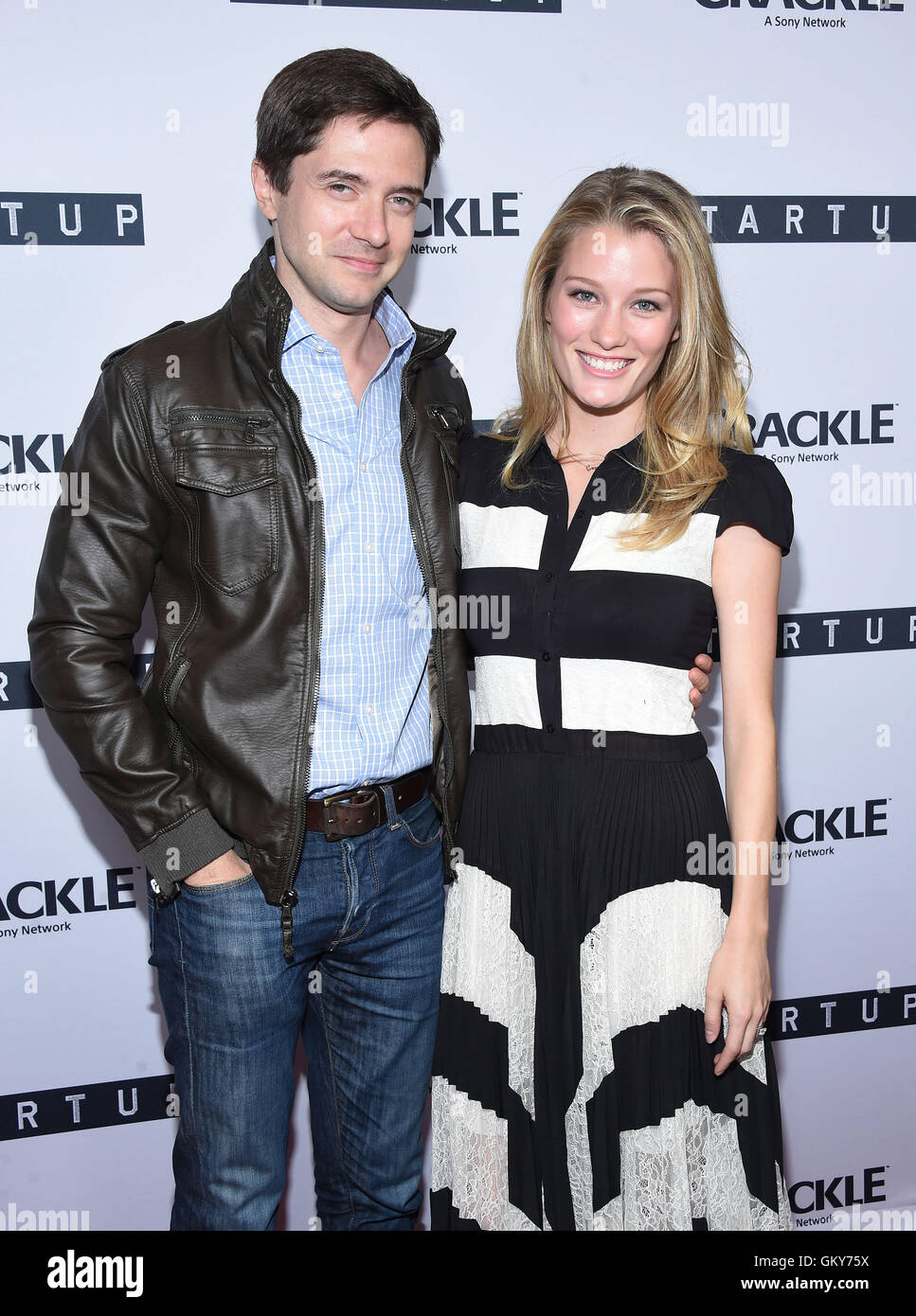 West Hollywood, Kalifornien, USA. 23. August 2016. Topher Grace und Ashley Hinshaw kommt zur Premiere des Crackle 'Startup' the London West Hollywood. Bildnachweis: Lisa O'Connor/ZUMA Draht/Alamy Live-Nachrichten Stockfoto
