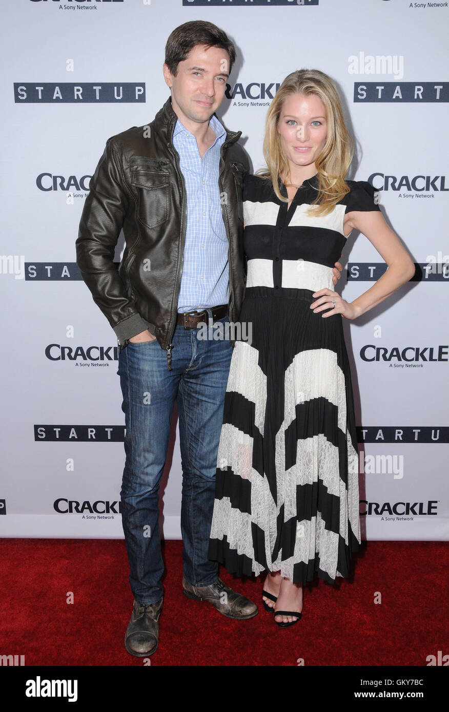 West Hollywood, CA, USA. 23. August 2016. 23. August 2016 - West Hollywood, Kalifornien. Topher Grace, Ashley Hinshaw. Los Angeles Premiere von Knistern des '' Start '' statt in The London West Hollywood. Bildnachweis: Birdie Thompson/AdMedia Credit: Birdie Thompson/AdMedia/ZUMA Draht/Alamy Live-Nachrichten Stockfoto