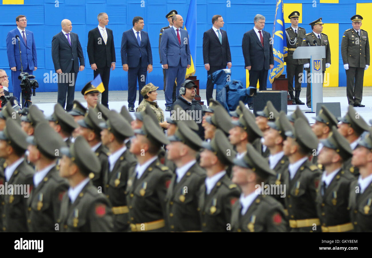 Kiew, Ukraine. 24. August 2016. Militärparade in Kiew, dem Unabhängigkeitstag der Ukraine gewidmet. Ukraine feiert 25-jähriges Jubiläum der Unabhängigkeit. Bildnachweis: Oleksandr Prykhodko/Alamy Live-Nachrichten Stockfoto