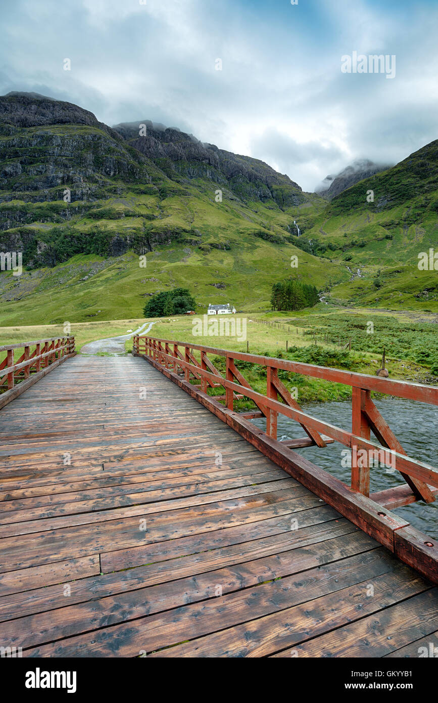 Eine Berghütte in Glencoe in den Highlands von Schottland Stockfoto