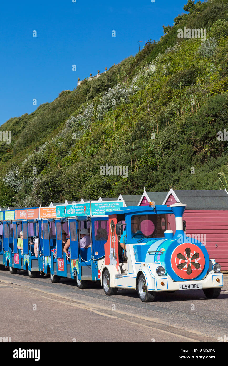 Landtrain Reisen entlang der Promenade in Bournemouth im August Stockfoto