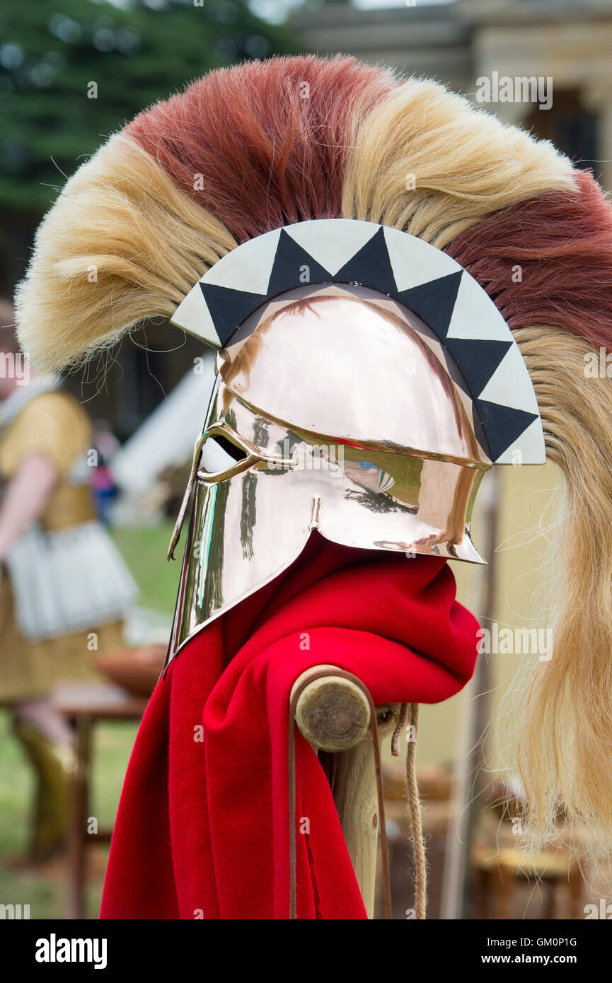 Hopliten. Antiken griechischen Soldaten Helm bei Reenactment. UK Stockfoto