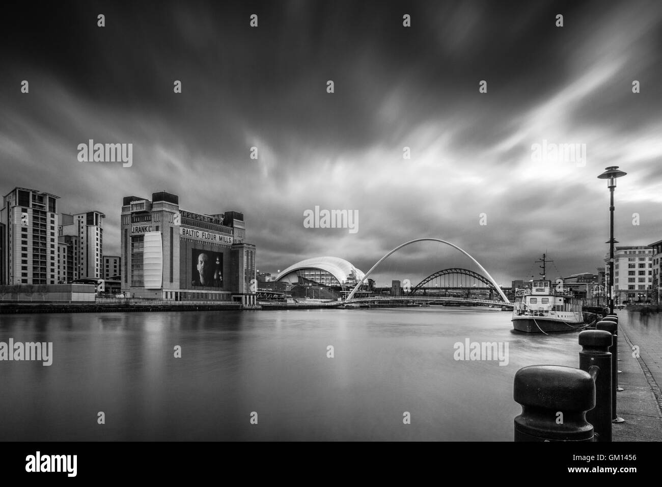 Blick in Richtung Gateshead aus Newcastle Quayside Stockfoto