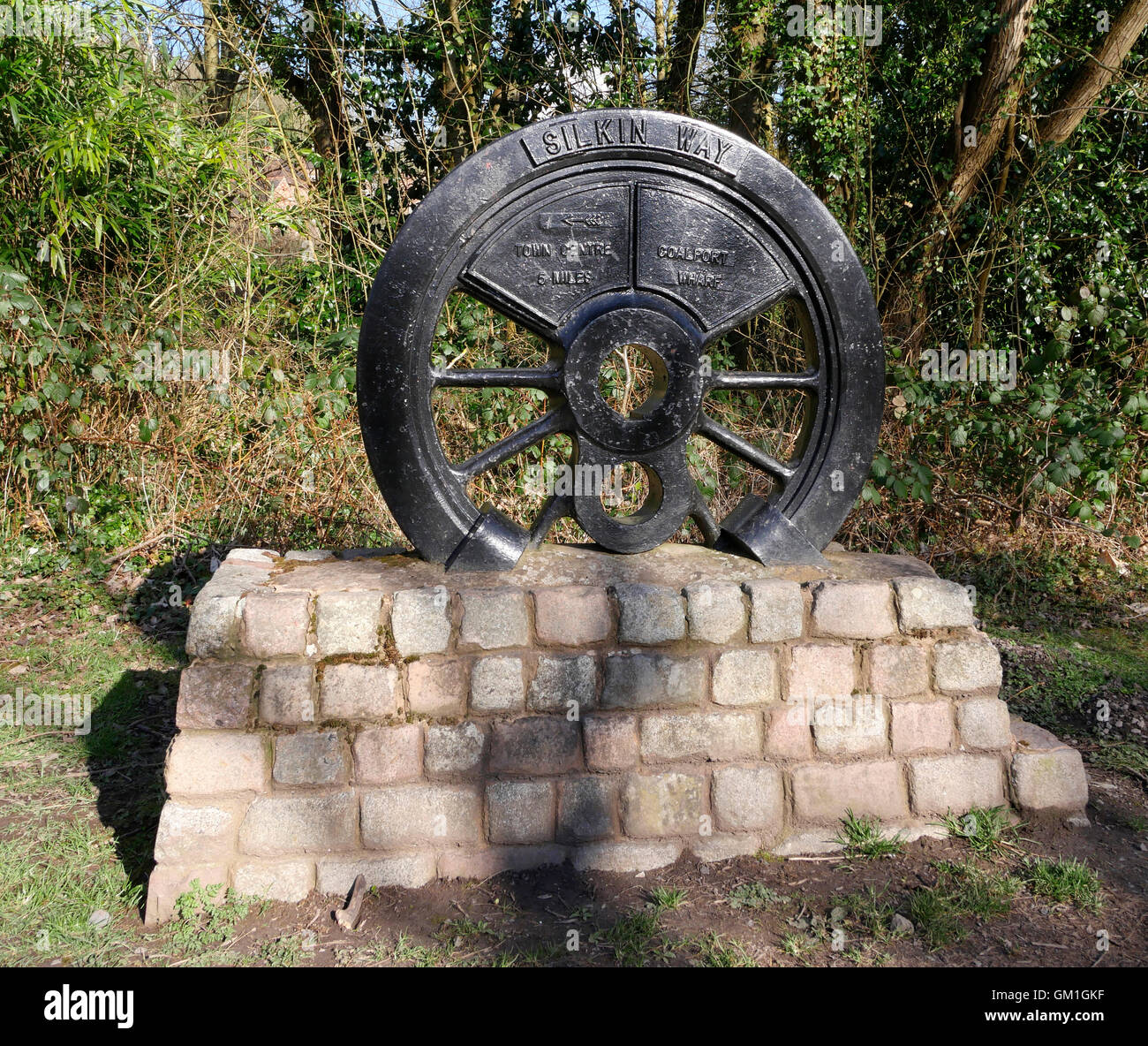 Gedenk-Skulptur auf dem Silkin Weg verlegen Sie Rad- und Wandertouren, Telford und Wrekin, Shropshire, England, UK. Stockfoto