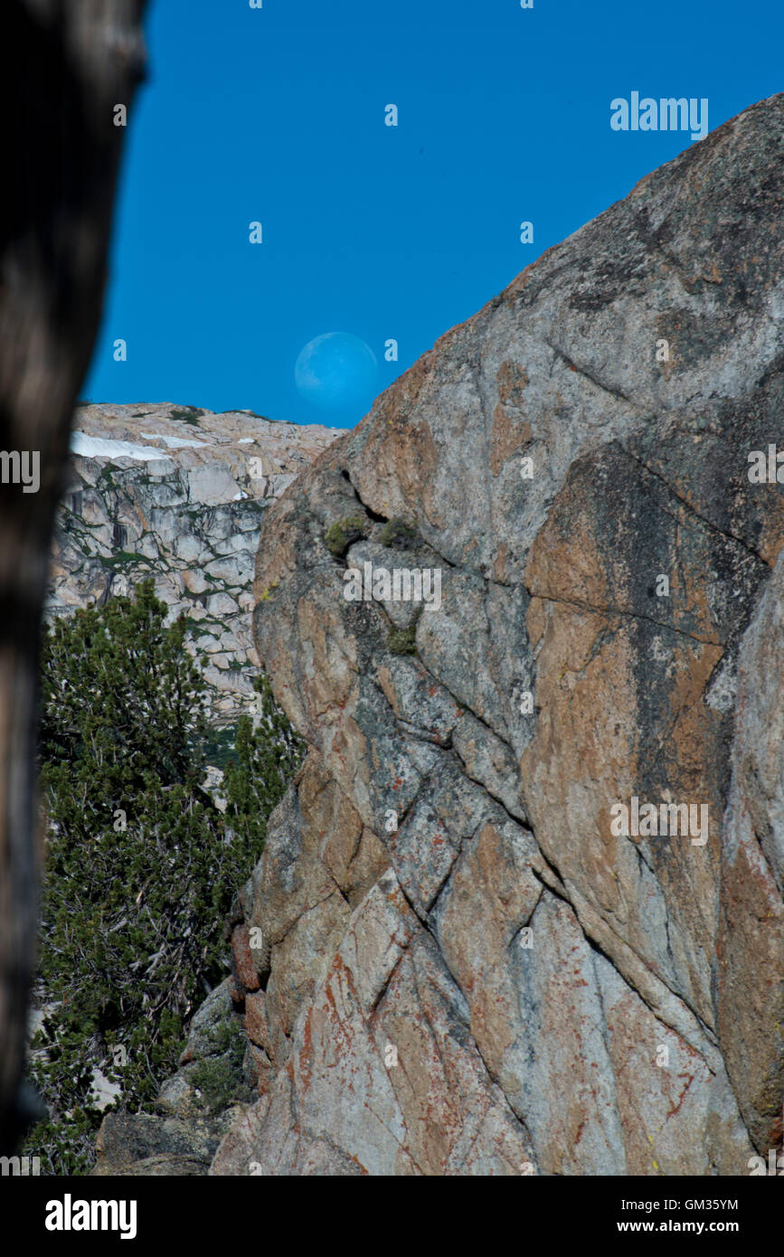 Mondaufgang am Schäler See auf dem Benson See-Rundweg. Stockfoto
