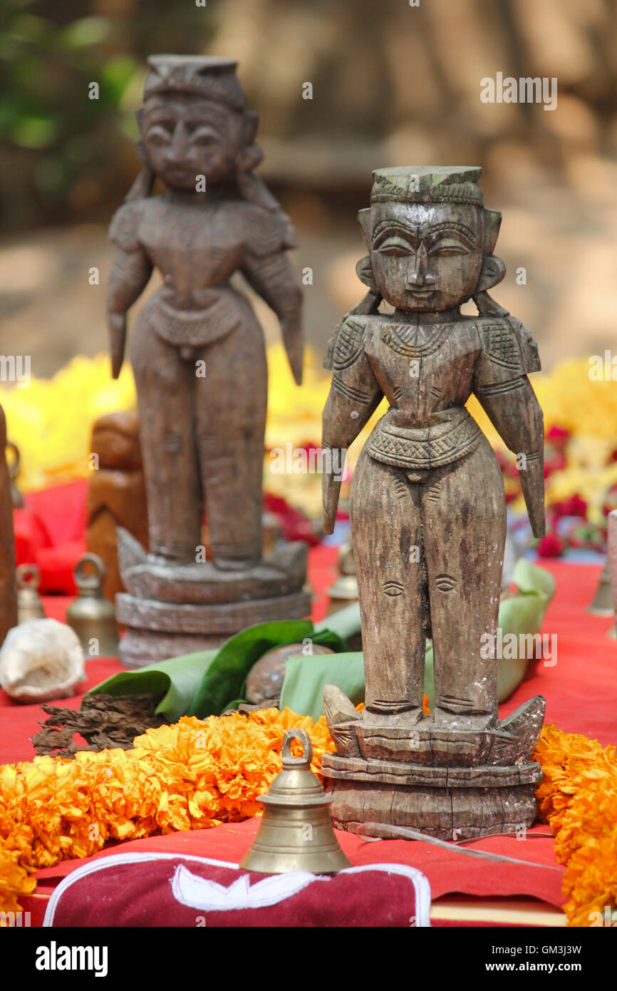 Hölzerne Angebote gesehen, während das Tempelfest in Poruvazhy Malanada-Tempel in Malanada, Kerala, Indien. Stockfoto