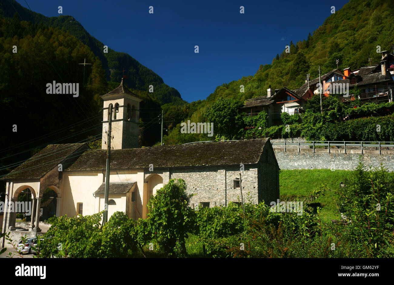 Kirche Santa Maria del Ponte Alla Rovana, Cevio, Val Maggia, Tessin, Schweiz. Einen registrierten Schweizer nationalen kulturellen historischen Stockfoto