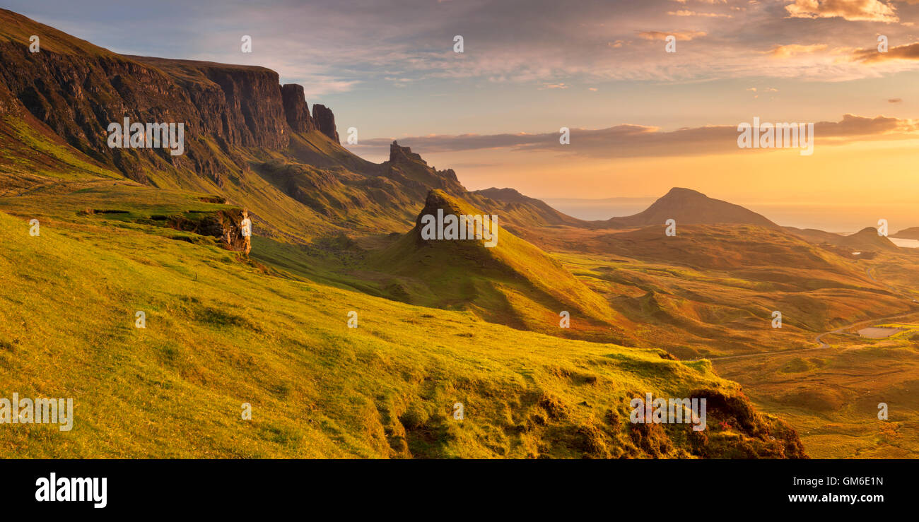 Sonnenaufgang über der Quiraing auf der Isle Of Skye in Schottland. Stockfoto