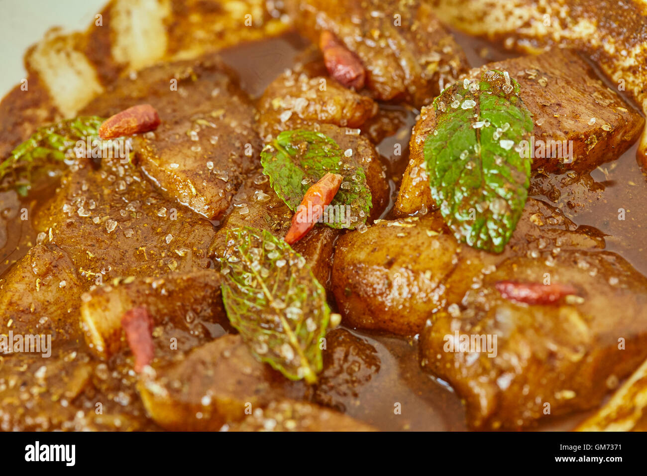 traditionelles Recipetraditional Rezept aus Indien gemacht, welche Fleisch und Gewürze Stockfoto