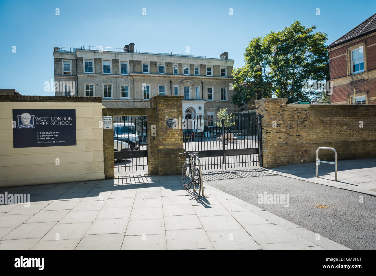 Eingang der West London freie Schule in Palingswick House, Hammersmith, London, Großbritannien Stockfoto