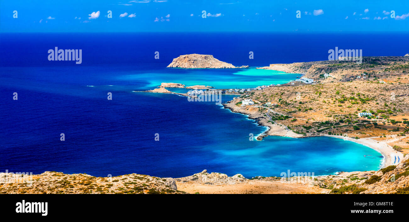 atemberaubende Aussicht von Lefkos Bucht mit türkisblauem Strand, Insel Karpathos, Griechenland Stockfoto
