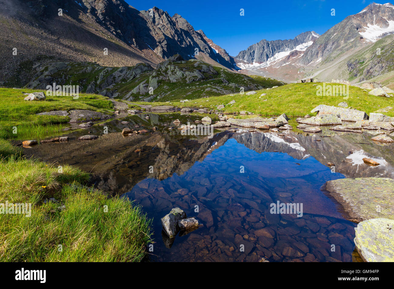 Stubaier Alpen. Stubaital. Alpi Dello Stubai. Österreich ...