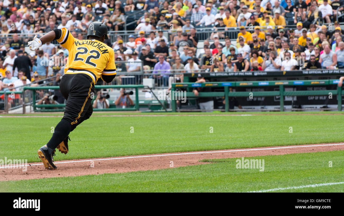 21. August 2016; Pittsburgh, PA, USA; Pittsburgh Pirates spielte die Miami Marlins in PNC Park.  Miami besiegte Pittsburgh 3-2.  Andrew McCutchen Stockfoto