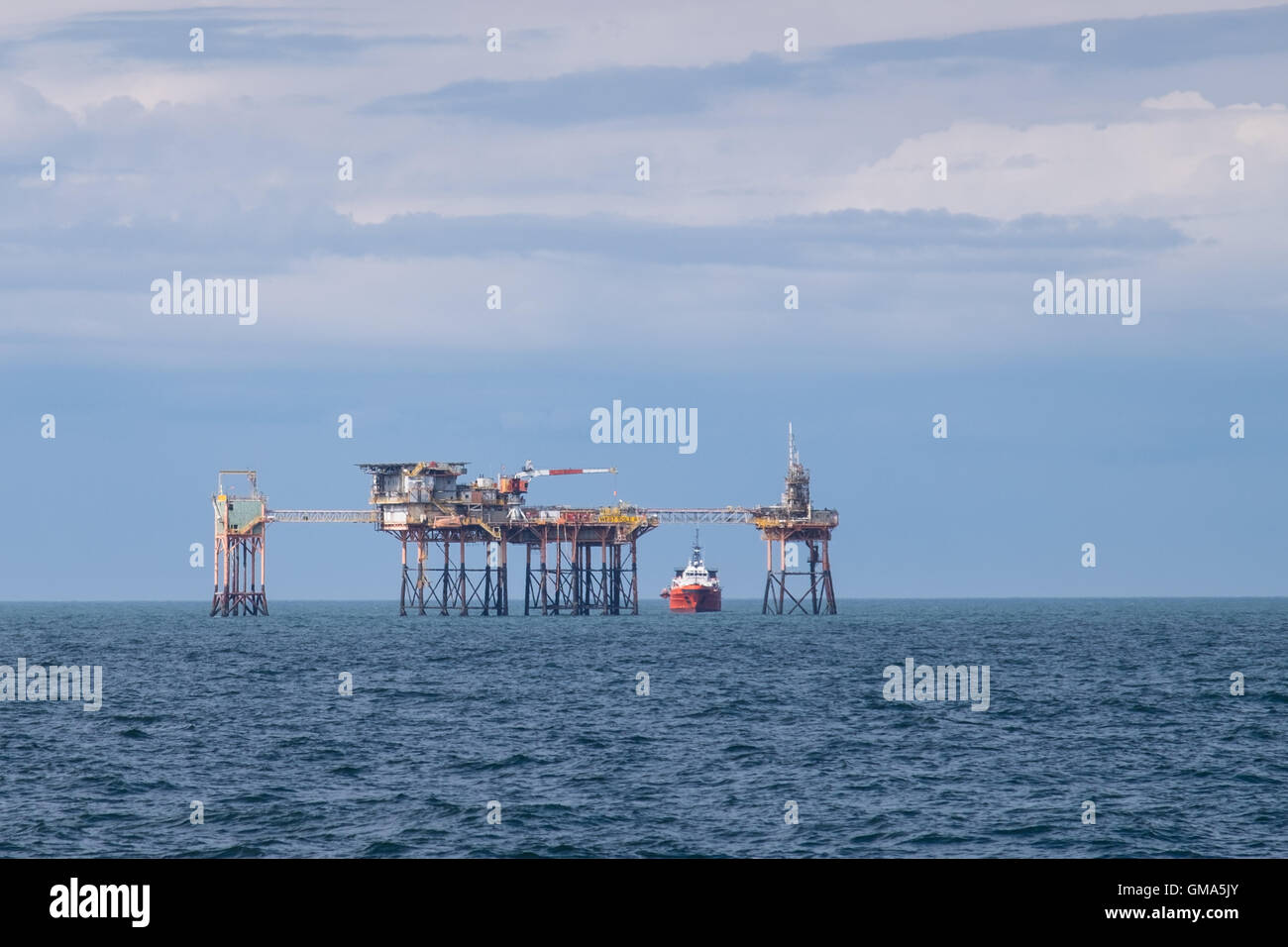 Der Westen allein eine Ölplattform in der Nordsee Stockfoto