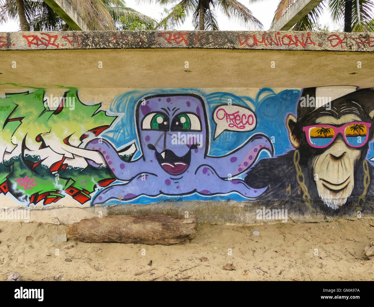 CABARETE, Dominikanische Republik - Graffiti an der Wand am Strand. Stockfoto