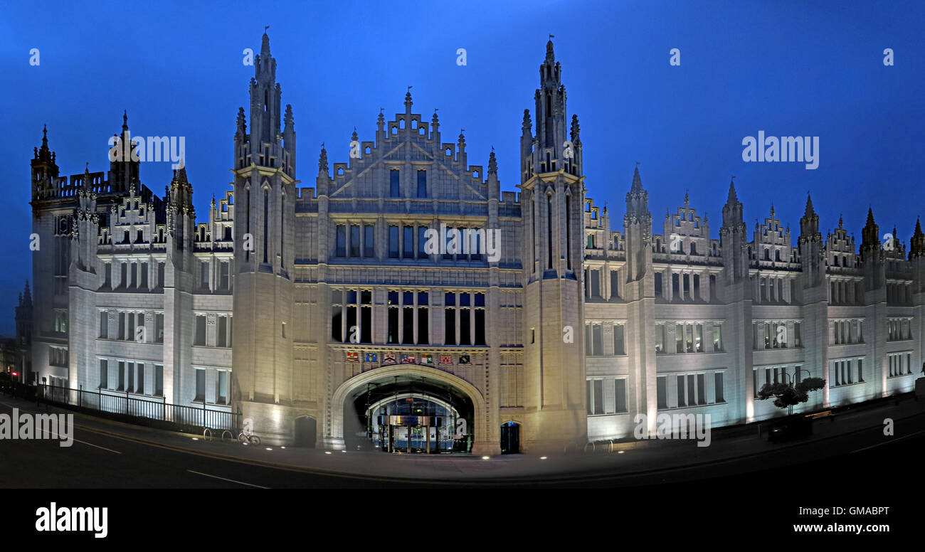 Marischal College in der Abenddämmerung, Aberdeen City Centre, Schottland, UK - Sitz des Stadtrates von Aberdeen Stockfoto