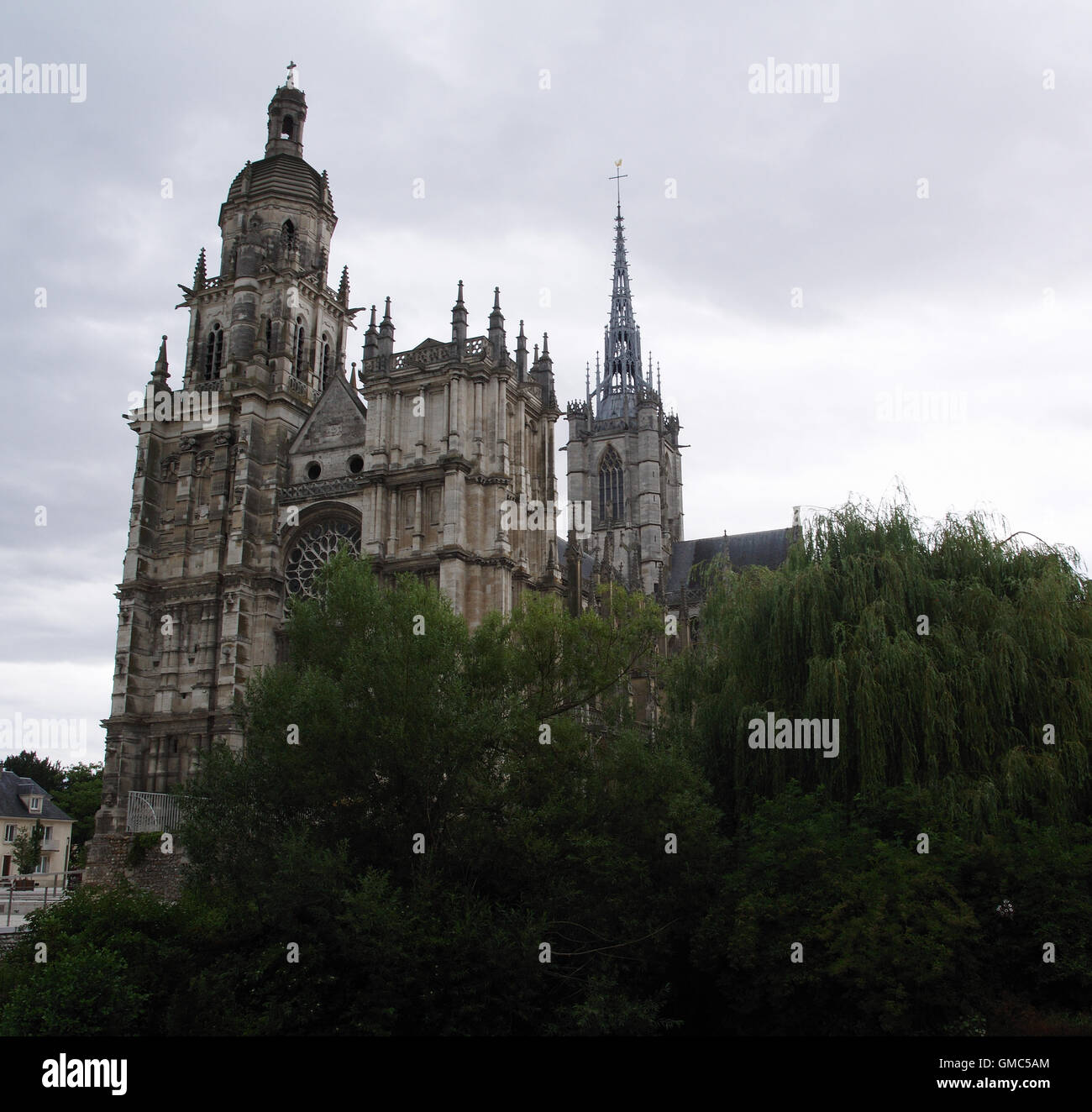 Westfassade von Evreux Kathedrale obere Normandie Frankreich Stockfoto