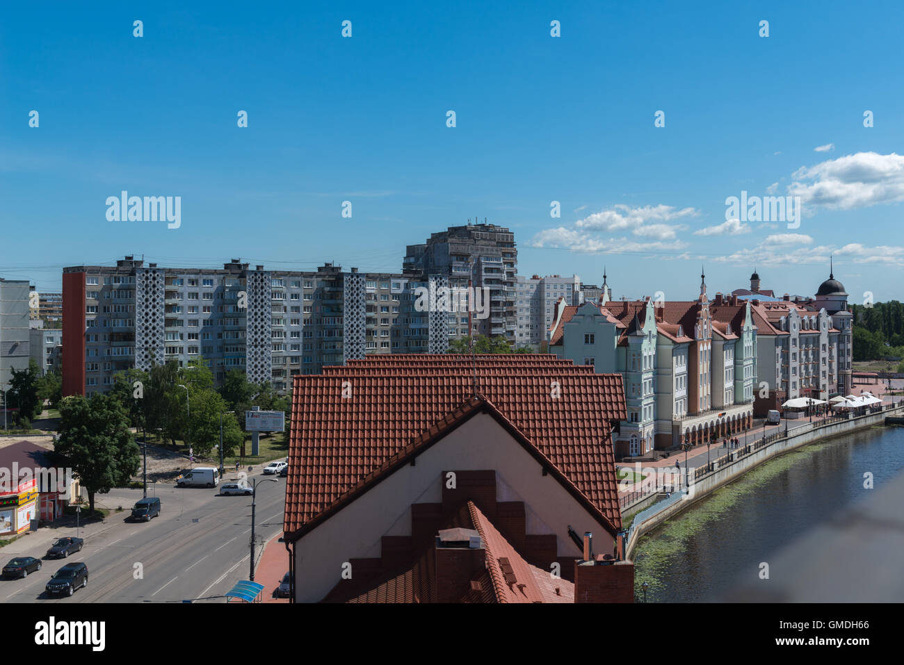 Die nach dem zweiten Weltkrieg wieder aufgebaut Fischerdorf "Fischdorf" am Fluss Pregel, Kaliningrad, ehemaligen Ost-preußischen Königsberg, Russland Stockfoto