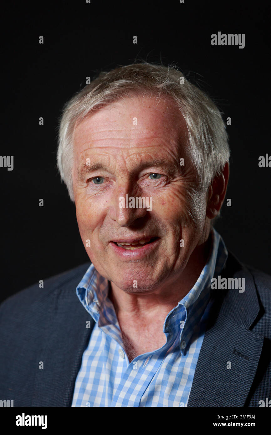 Edinburgh, UK. 25. August 2016. Edinburgh International Book Festival 13. Tag. Edinburgh International Book Festival findet statt in Charlotte Square Gardens. Edinburgh. Abgebildete Jonathan Dimbleby. Bildnachweis: Pako Mera/Alamy Live-Nachrichten Stockfoto