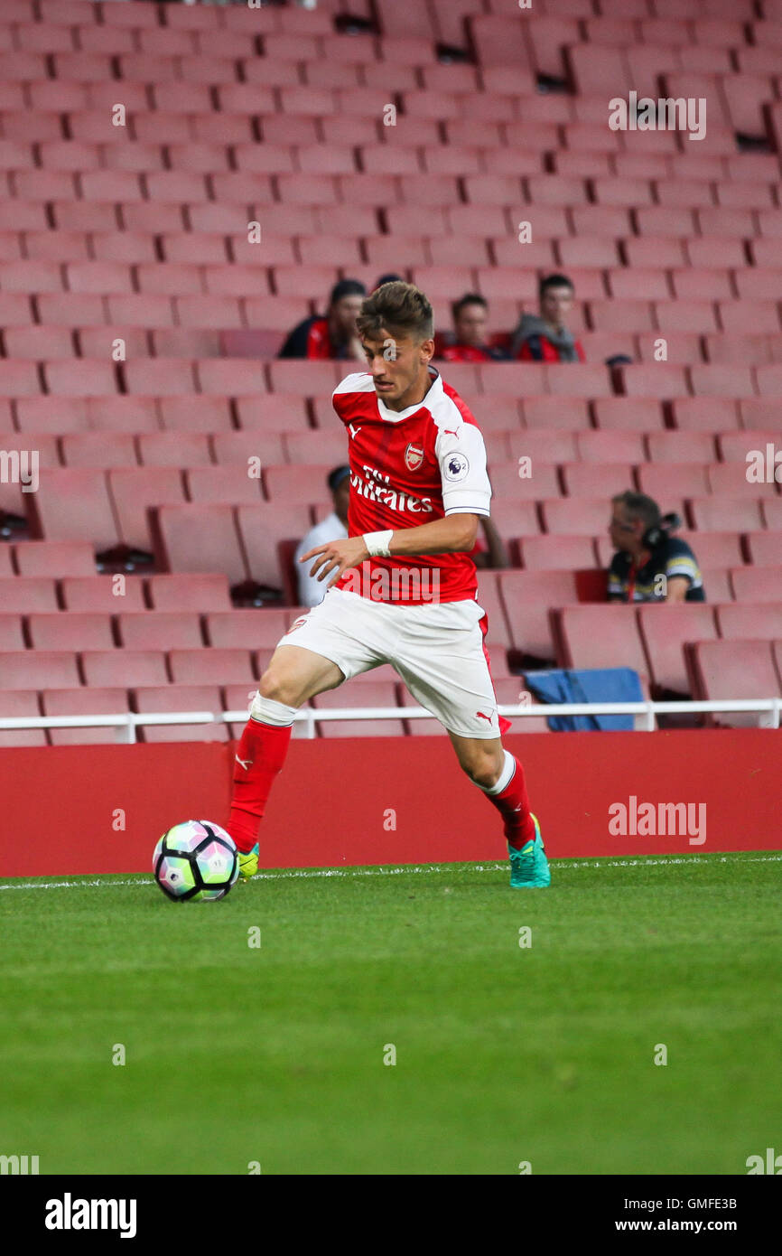 Emirates Stadium, London, UK. 26. August 2016. Vlad Dragomir von Arsenal in Aktion während der u-23-Arsenal gegen Liverpool u-23, Premier League 2 Fußball im Emirates Stadium am 26. August 2016 Credit: Dinendra Haria/Alamy Live News Stockfoto