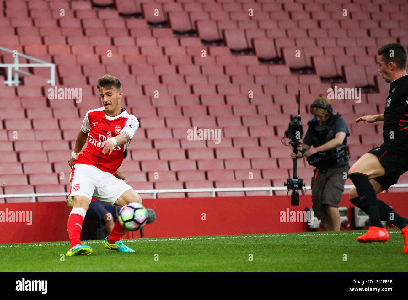 Emirates Stadium, London, UK. 26. August 2016. Vlad Dragomir von Arsenal in Aktion während der u-23-Arsenal gegen Liverpool u-23, Premier League 2 Fußball im Emirates Stadium am 26. August 2016 Credit: Dinendra Haria/Alamy Live News Stockfoto