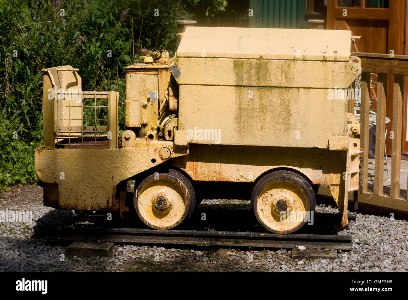 Metall LKW auf Schienen an Dolaucothi Goldmine Stockfoto