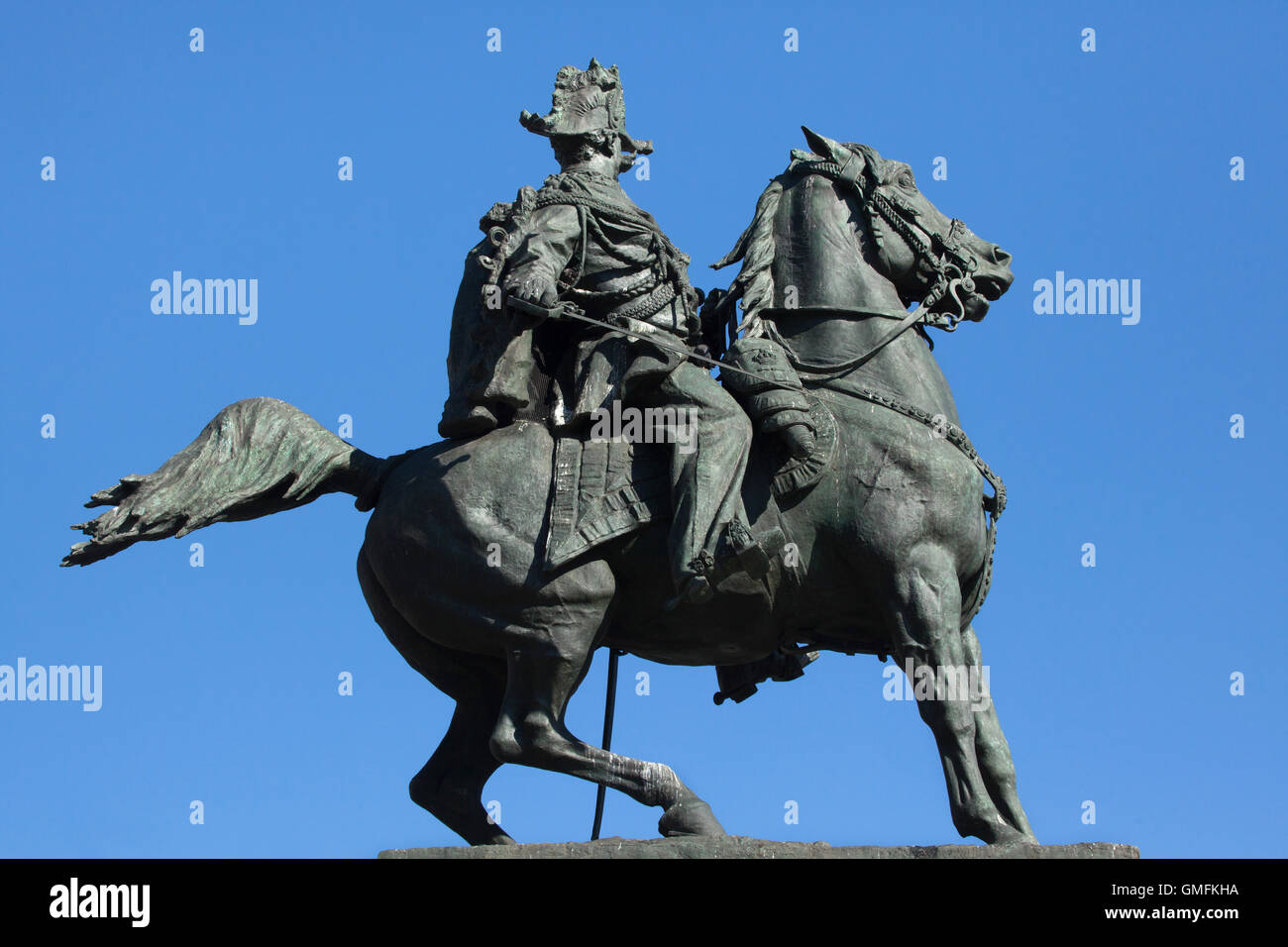 Reiterstandbild König Victor Emmanuel II von Italien, entworfen von dem italienischen Bildhauer Ercole Rosa auf der Piazza del Duomo in Mailand, Lombardei, Italien. Stockfoto