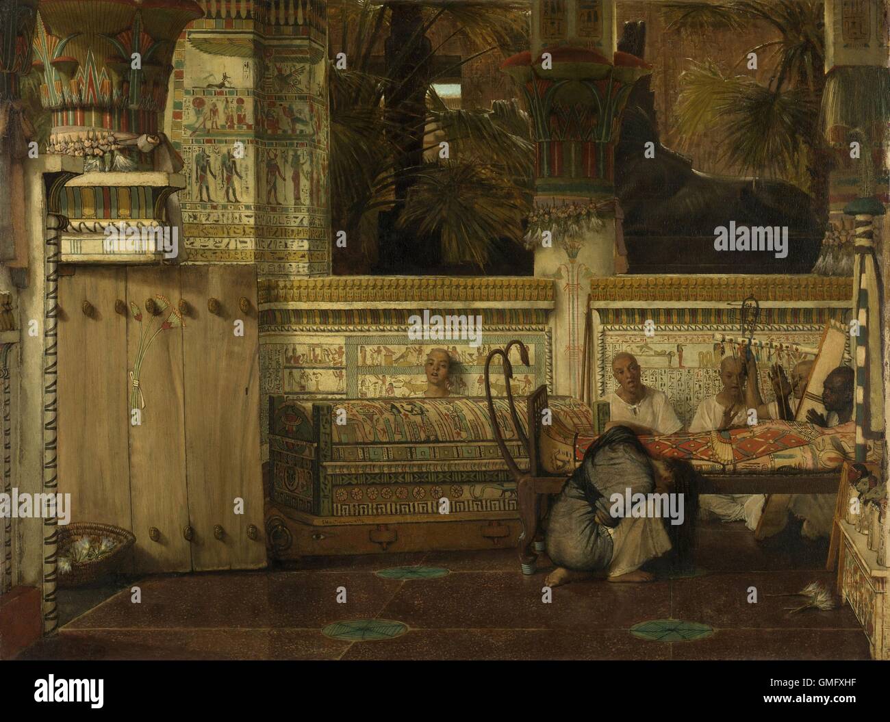 Ägyptische Witwe von Lawrence Alma Tadema, 1872, englische Gemälde Öl auf Leinwand. Frau trauert um den inneren Mumie Fall ihres Ehemannes. Priester und Sänger und architektonische Details bereichern die Szene (BSLOC 2016 2 241) Stockfoto