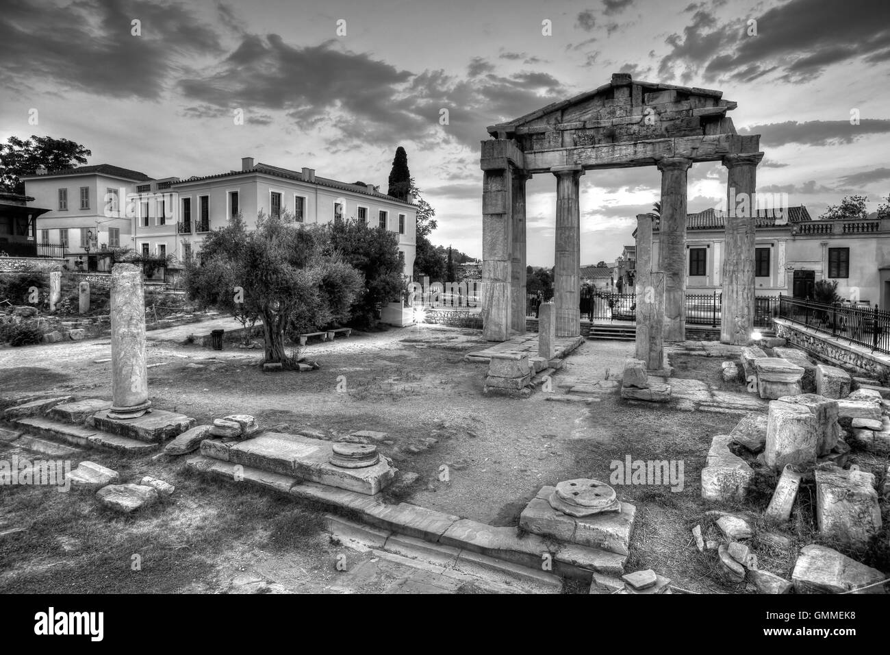 Reste des Tores der Athena Archegetis und römische Agora in Athen, Griechenland. HDR-Bild. Stockfoto