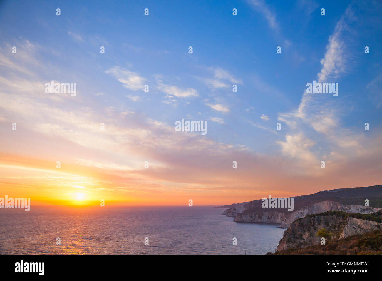 Farbenprächtigen Sonnenuntergang. Foto vom Kap Keri im Südwesten der griechischen Insel Zakynthos im Ionischen Meer Stockfoto