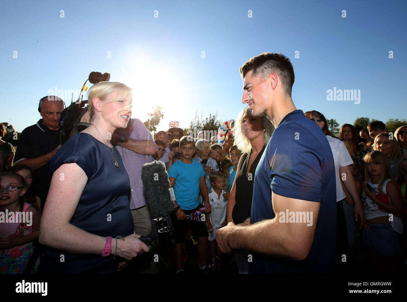 Team GB double Olympic Champion Max Whitlock bei einem Homecoming Event am South Essex Turnverein, Basildon. Stockfoto