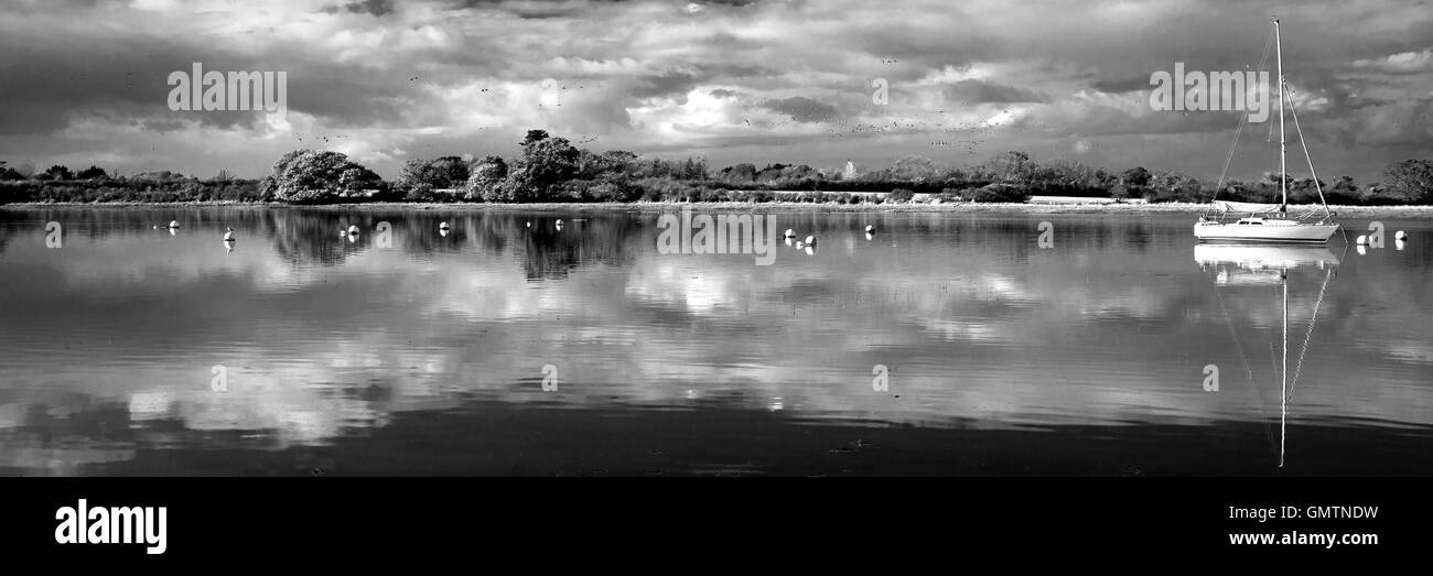 Chichester Harbour Monochrom Stockfoto